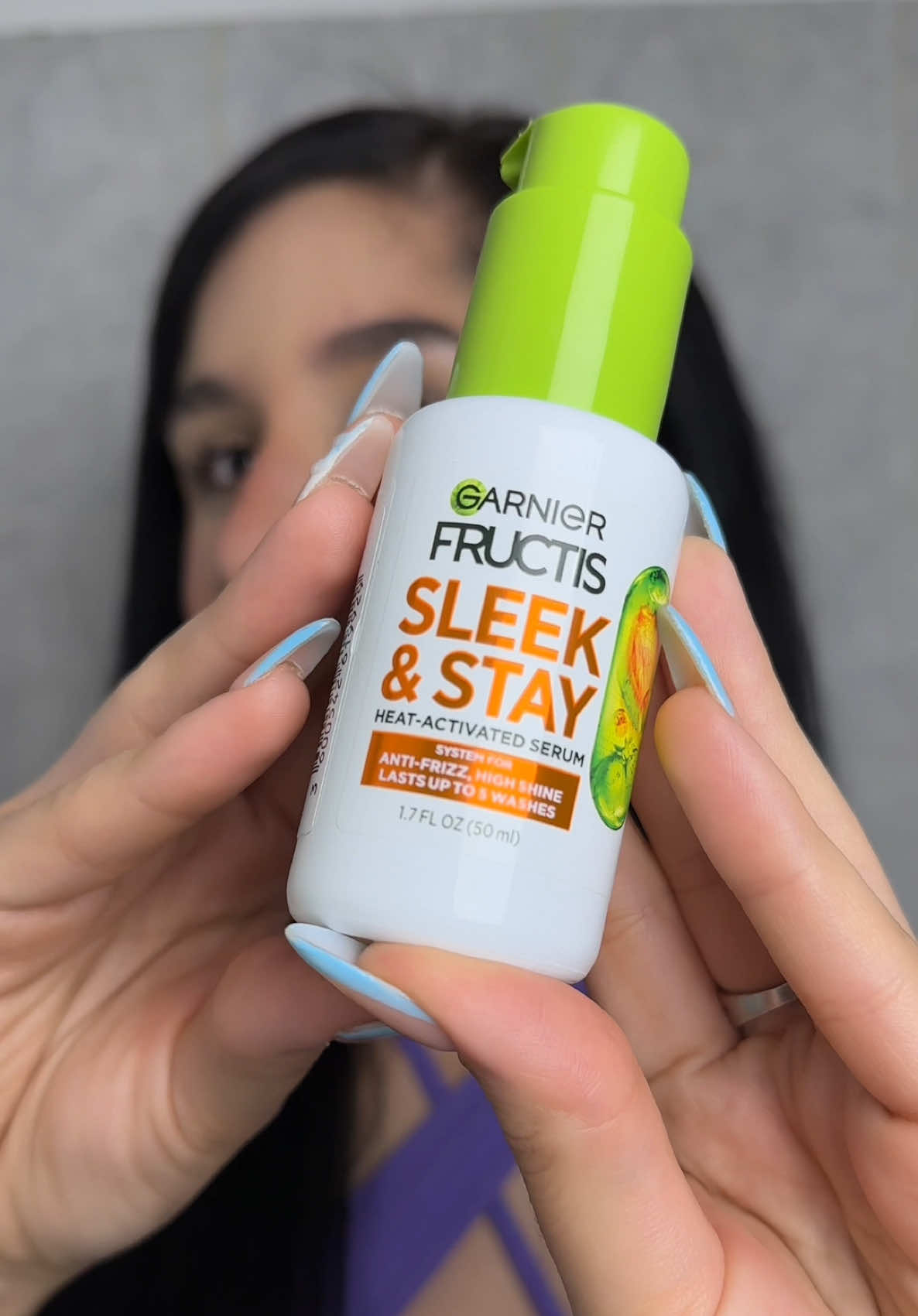 ✨¡Adiós al frizz, hola al brillo!✨ Descubre el nuevo Garnier Fructis Sleek Stay, el serum que transforma tu cabello desde la primera aplicación. Controla el encrespamiento por hasta 72 horas, dejando tu melena suave, brillante y con un acabado ultra sedoso. Perfecto para todo tipo de cabello, sin dejarlo pesado. 🌿💚 @GarnierUSA  #giftedbygarnier #garniersleek #garniersleekshine #cabellosinfrizz #brilloinstantáneo #serumcapilar 
