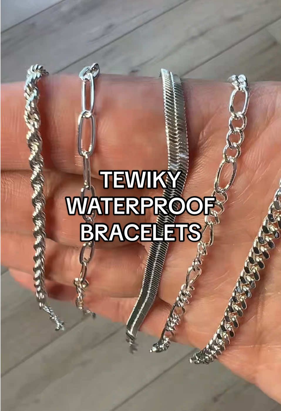These are so gorgeous and do not tarnish! @Tewiky #waterproofjewelry #summerjewelry #beachjewelry #midsizefashion #tewiky 
