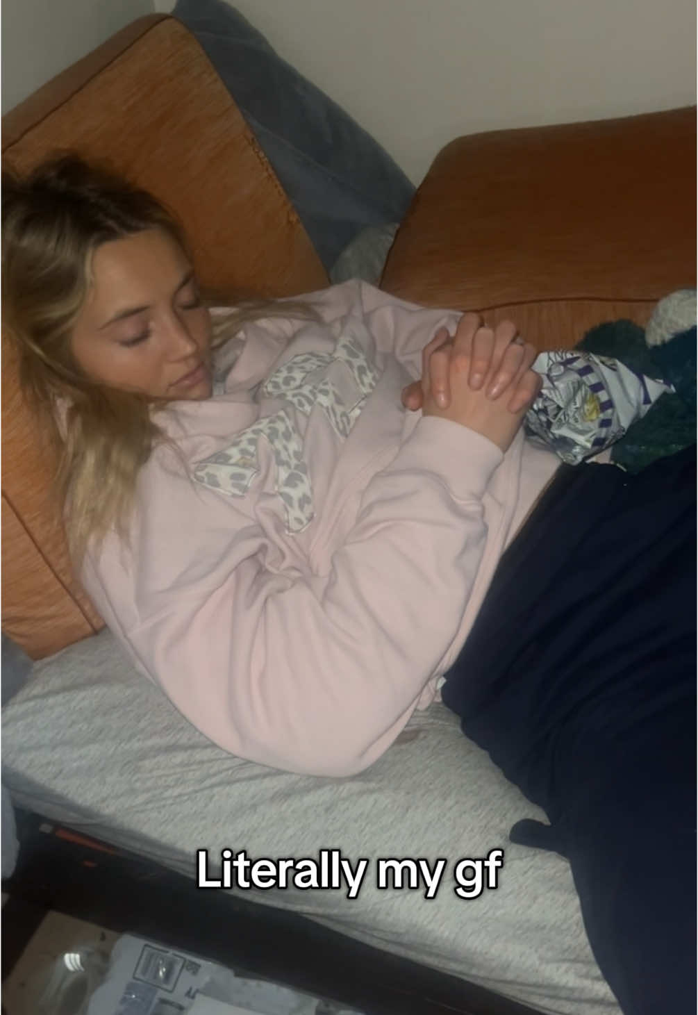 You would think this was staged😭 @jocraeleefitness #sleepy #gym