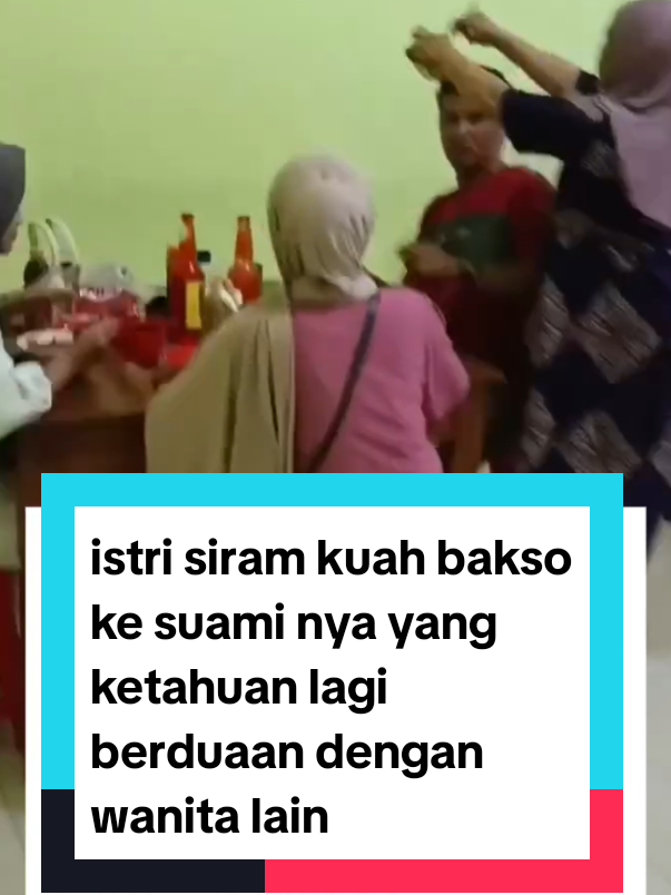 diduga suami dengan wanita lain istri siram pakai kuah bakso #ternyatakaubuaya #beritatiktok #arjuna89 #kisahnyata #beritaterkini #perselingkuhan #selingkuhviral #selingkuh #kisahnyataviral #videoviral #ternyatakaubuaya #beritahariini #viral #laguviral #lagutrending #kisahsedih #arjuna89ternyatakaubuaya #viralvideo 