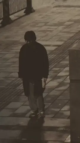 القصه وما فيها أن الواحد بس خايف يجتهد ويصير شخص مهم حد يغتاله🤣