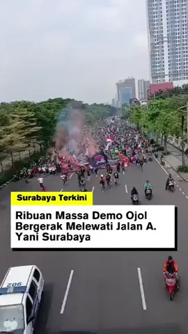 aksi para driver ojol demo di A. Yani surabaya tanggal 20 Mei #tiktok #viralvideo #fffffffffffyyyyyyyyyyypppppppppppp #fyp #foryou #ff #tulungagung #comediahumor #foryoupage 