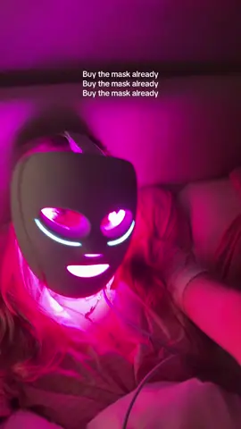 This is your sign…. I love this shark mask with my heart and soul. #redlighttherapy #sharkcryoglow 
