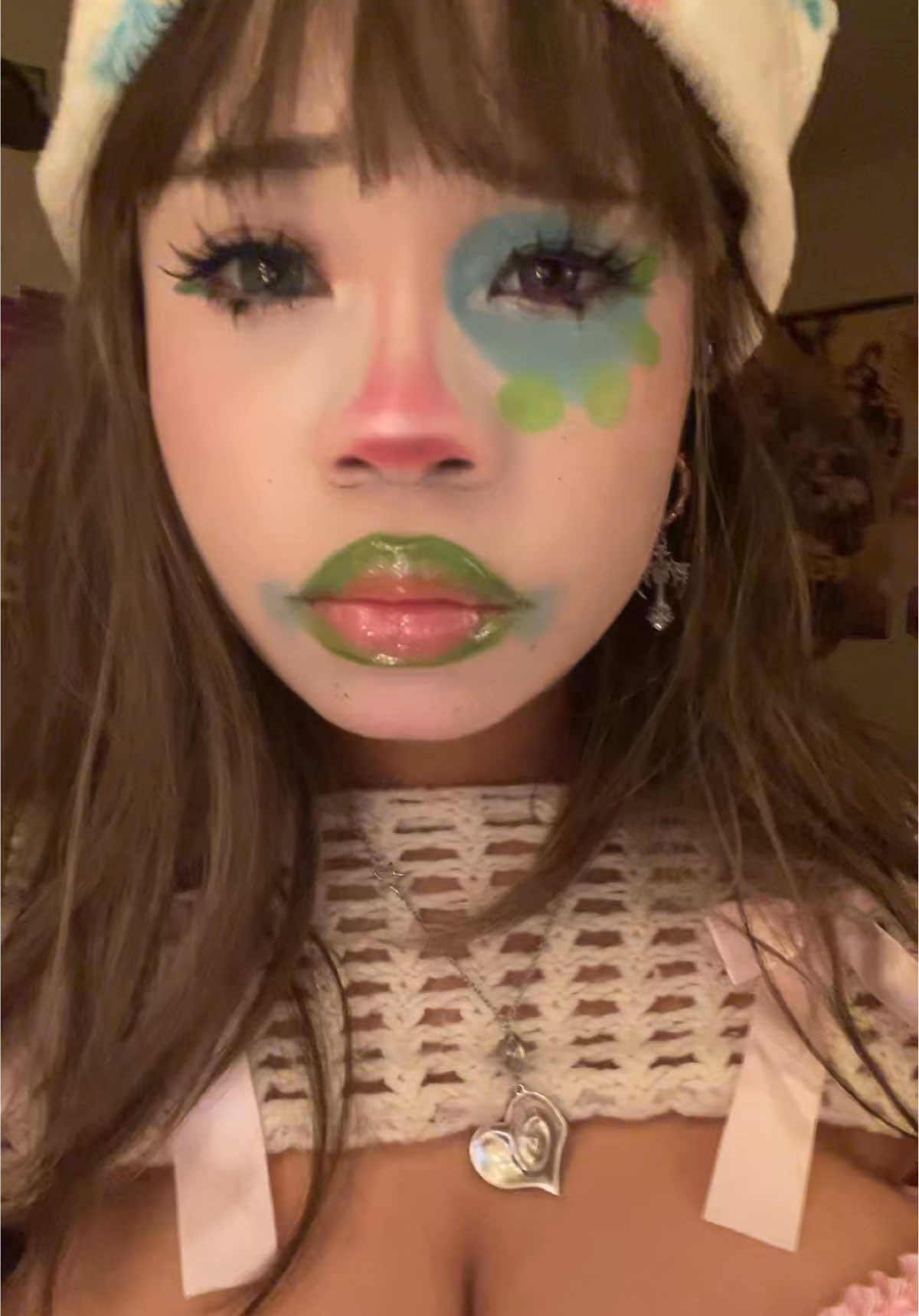 pretend like I know the words… I need someone to do this trend with right now!! #viral #06 #sfx #clown #clownmakeup #creativity #creative #foryoupage #fypシ #sfxmakeup #fyp #makeup 