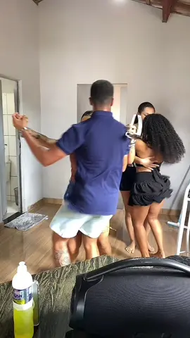 Divos 😍💥💃🏻🕺🏻#viral_video #fyp #mulherdepreso🔓🕊👫💍 #forro #moisy #raquel #foryoupage @Flaguim Moral 