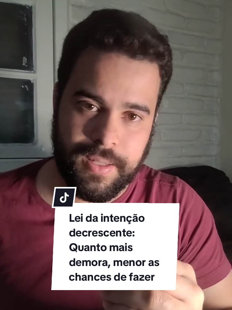 Agir rápido é uma das maiores características das pessoas bem sucedidas. E A Lei Da Intenção decrescente pode mostrar o porquê. As vezes tudo que você precisa pras coisas darem certo é executar. Desafio você a simplesmente fazer algo hoje, sem planejar demais. #mentalidade #desenvolvimentopessoal #motivação #foco #autoconhecimento
