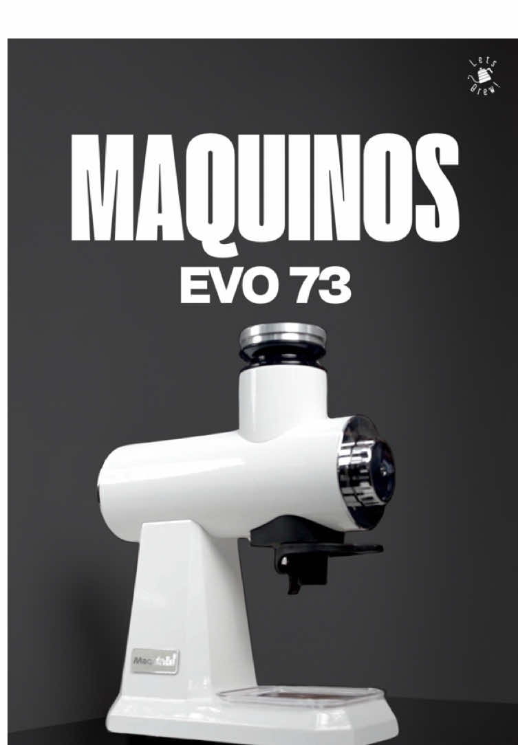 Maquinos Evo 73, grinder kelas profesional dengan tenaga besar dan burr titanium presisi tinggi! Ditenagai motor 600W dengan kecepatan hingga 1400 RPM, grinder ini siap hasilkan gilingan konsisten untuk espresso hingga brew besar. Spesifikasi singkat: • Burr Titanium 74 mm • Motor Power: 600W | 1400 RPM • Adjustable RPM: 600–1400 • Hopper Capacity: 120g Cocok buat kamu yang butuh grinder cepat, tangguh, dan tahan lama di bar kopi atau pun home brewer. Yang penasaran performa sesungguhnya, tungguin full review-nya hanya di YouTube @letsbrewindonesia #LetsBrewIndonesia #MaquinosEvo73 #GrinderKopi #EspressoGear #BaristaTools #CoffeeGrinderReview #KopiProfesional #CoffeeLoversID #NowEveryoneCanBrew #AlatKopiBandung