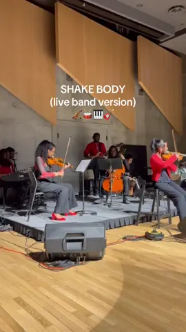 Back in my music director bag pt. 2🎶 shout out to @SADOR B @alador b @paulee for always seeing the vision #nigeriantiktok #shakebody #fyp #afrobeats 