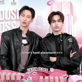 can you feel the tension?😩 #juniormark #จูเนียร์มาร์ค #junniorrs #จูเนียร์ปณชัย #markjrtn #มาร์คจิรันธนิน #lolfanfest2025 #gmmtv #raikan #raikantopeni #thaienthu #fyp #fyppppppppppppppppppppppp #foryou #bxb 
