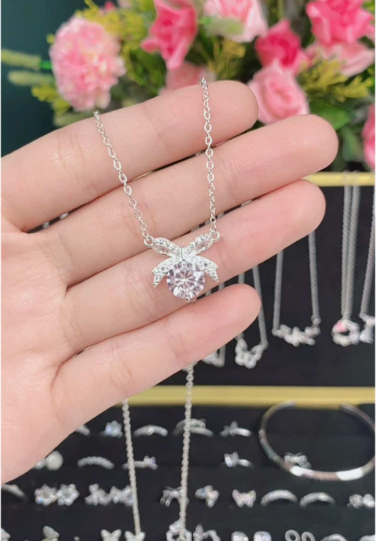 Dây chuyền nơ xinh quá ạ ❤️❤️#xh #xuhuong #trangsuc #foryou #trending #lactay #fyp 