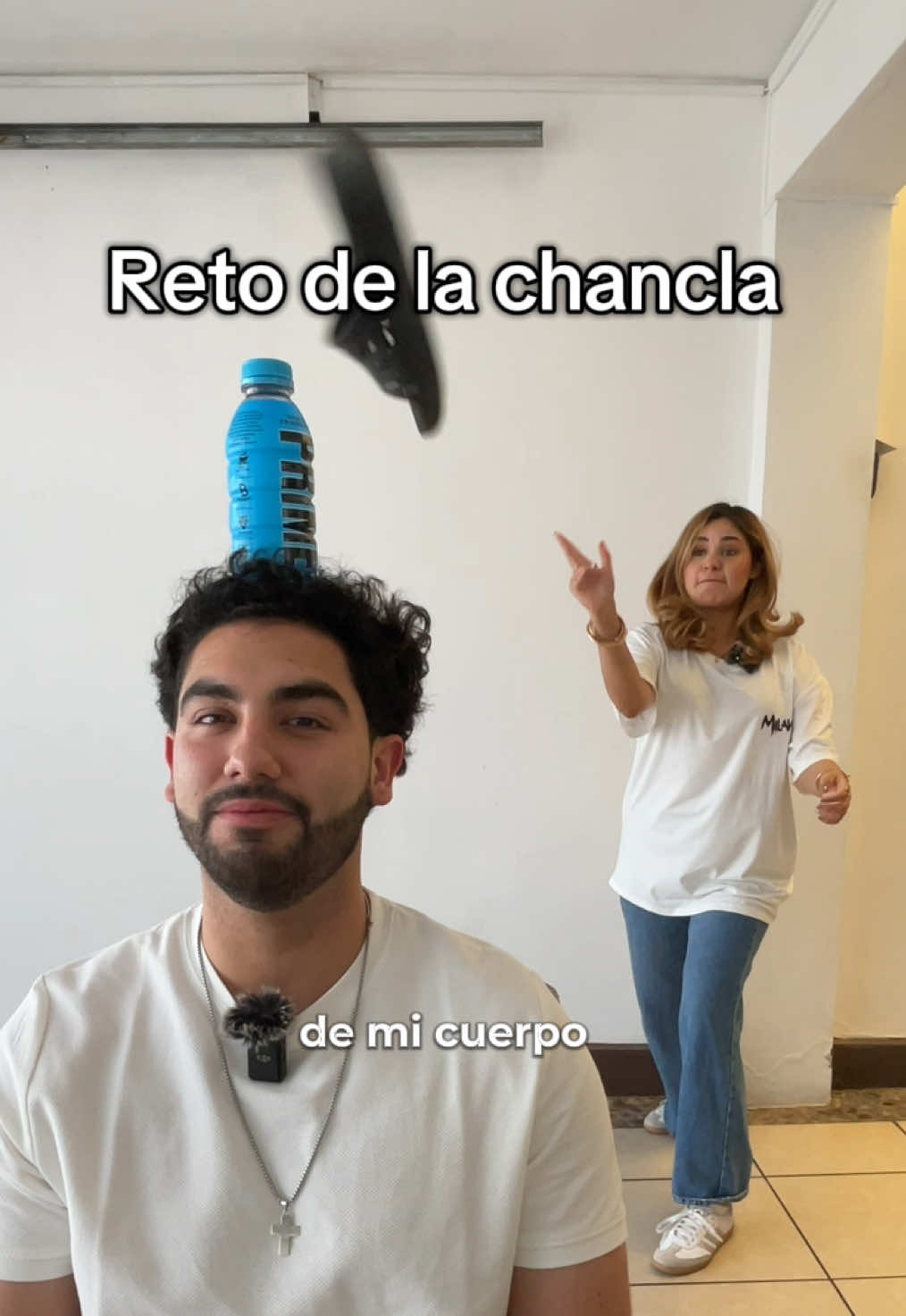 Reto de la chancla 😂 #humor #comedia #couple 