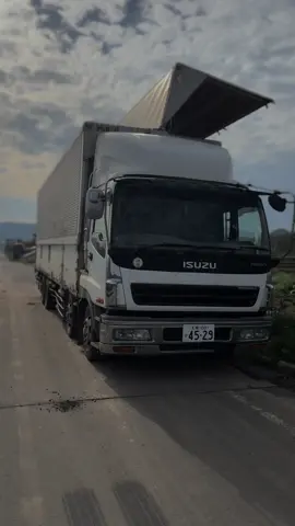 Mari kita ramaikan per driver an maskuu 🔥🔥#jepangindonesia🇯🇵🇲🇨 #driverjapan🎌 #fyp #fypage #nippon #driver #drivermuda #tokuteiginou #大型トラック 