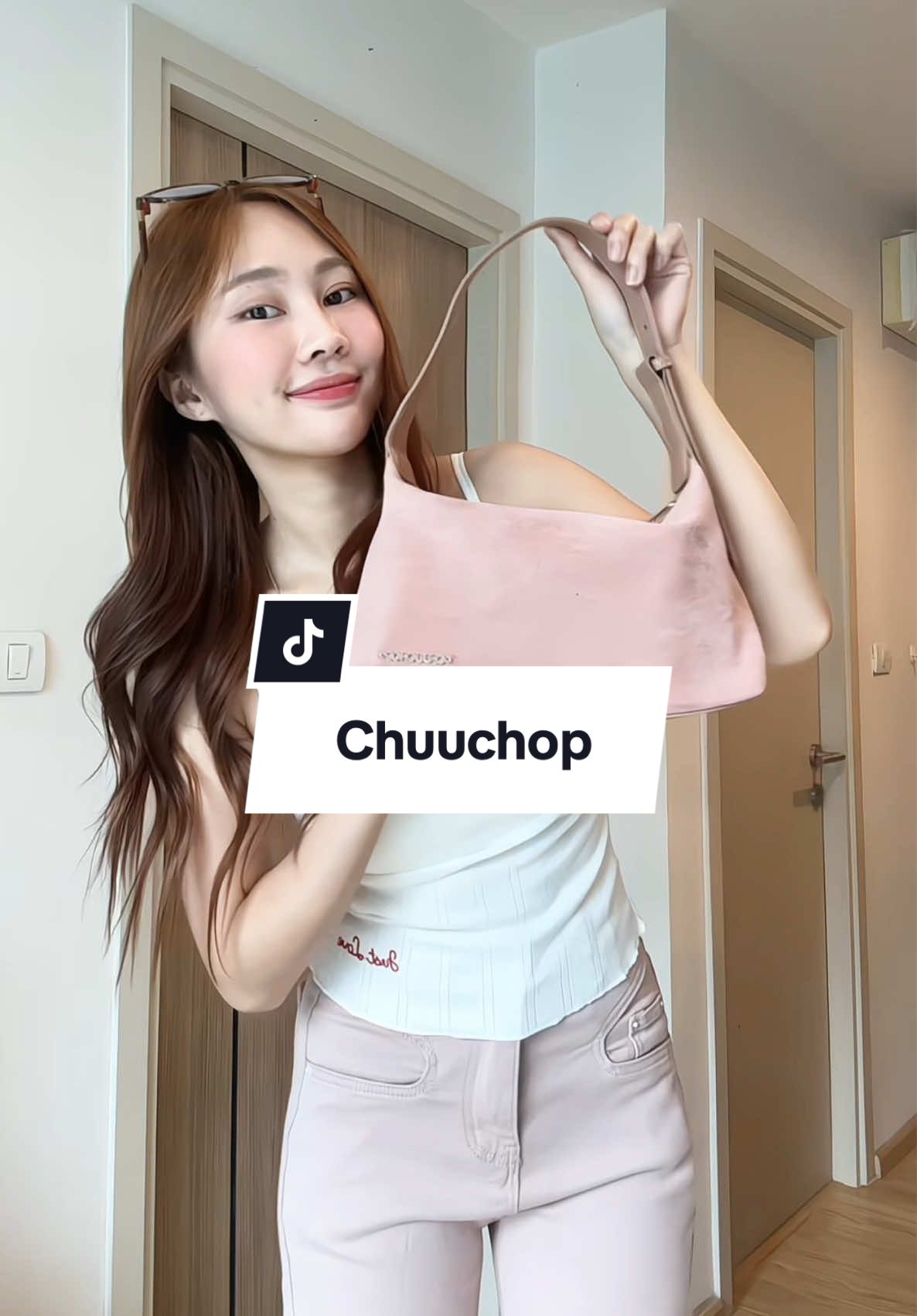 สีขมพูที่ถูกต้องมาก #bag #bagpink #chuuchopsalesbattle #chuuchop #chuugirls  #กระเป๋า #กระเป๋าสะพายข้าง #กระเป๋าหนังกลับ #กระเป๋าสีขมพู 