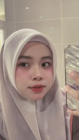 malu tiba” ada org😩
