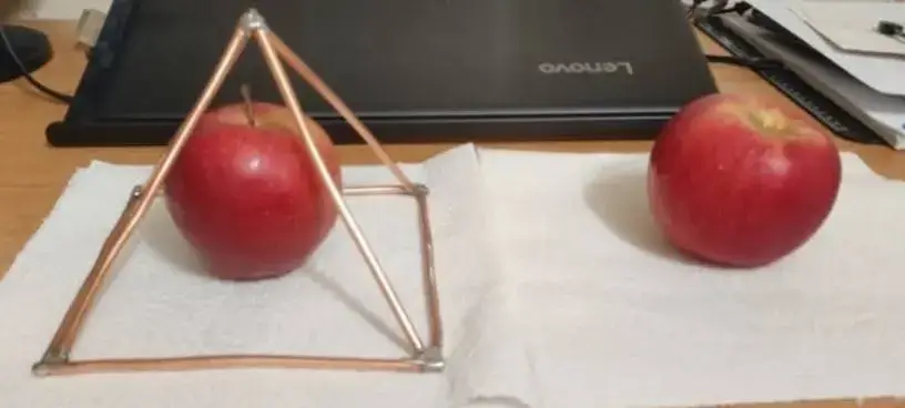 The #copper #pyramid creates a subtle #energetic field, known as #scalar or #torsion field. When perfectly aligned, it can reduce bacterial activity and slow down decay by balancing the environment’s #electromagnetic #energy . Copper amplifies this effect, as it's a powerful #conductor and #harmonizer of energy. It’s not #magic , it’s #ancient #science rediscovered. If this can happen to organic #vegetable and #fruits  just imagine the impacted on our organic bodies, we're made of carbon( #666 ) based materials Δ