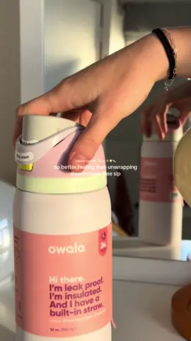 My newest personality trait @owalanz (kindly gifted) #owala #owalawaterbottle #owalafreesip #owalalife #owalabottle #drinkbottle #waterbottle #drink #water #unboxing #unbox #asmr #asmrsounds 