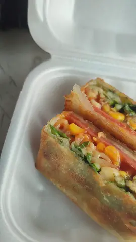 Lumpia Beef 5.000 an . Bisa minta request buat dipotong ya 😉😘😊 Lokasi Depan Pasar Burung Trenggalek Drunk Fruit  #lumpia #viralfyp #idejualan #trending #trenggalek #lumpiabeeftrenggalek #lumpiabeeflumer #lumpiabeefviral #kuliner #kulinertrenggalek #jajanan #jajananviral #lumpiabeef #fyp #trenggalek_hitz 