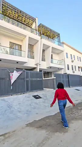 BRAND NEW 4BED TRIPLEX WITH CINEMA ,SWIMMING POOL & OUTDOOR TERRACE AT IKOTA LEKKI LAGOS AFTER THE CHEVRON TOLL