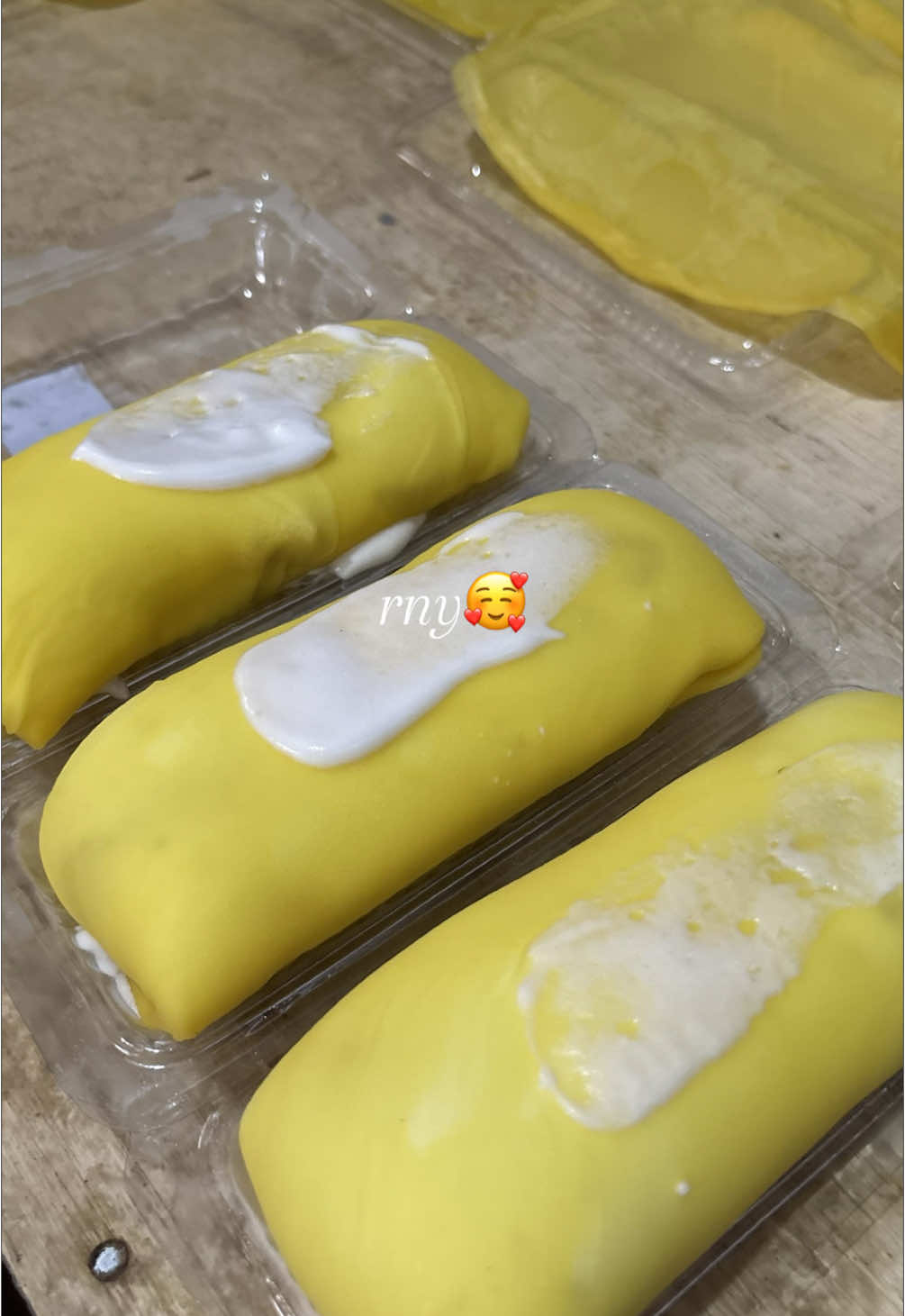 🤪GEMOYYYYY #fyp #pancakedurian #pancakedurianroll #rumahproduksi #produksidurianroll #pancakedurianrollmalang #rolldurian #bcaxyz #kulinermalang #durianmontong #durianpremium #durianpremium #tiktoknews #kulinertiktok #pancakeroll #bcaxyzbca #viral #fypdong #tiktokviral #fypage #fypppppppppppppp 