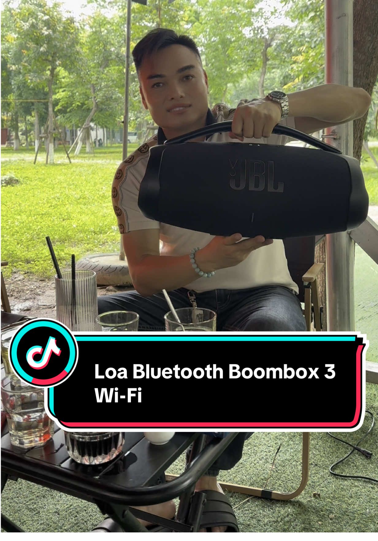 Loa Bluetooth Boombox 3 Wi-Fi #CapCut #vuhai999 #vuhai999999 #tiepthilienkettikokshop #xuhướng #banhangonline #banhangtiktokshop #xuhuong2025 #xaynha #gayaditiktok #loa #loaprendientiktok #loabluetooth #loakhongday #loajblboombox3 #ticktokshop #sp #nghe #nhạc 