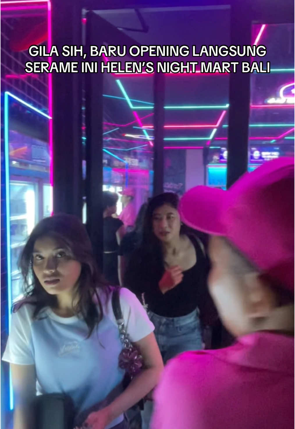 Ada yang ke @Helen's Night Mart Bali juga semalam? 😳 #bali #helensnightmart #clubbing #lagirame #fyp #fypp #fypage #fypシ゚ 