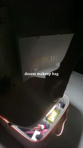 My mom wait this makeup bag free shipping #makeupbag #motherdays #motherdaygift #selfcaretiktok #giftsforher #giftsforher #tiktokmademebuyit #foruPrice #tiktokmademebuyit 