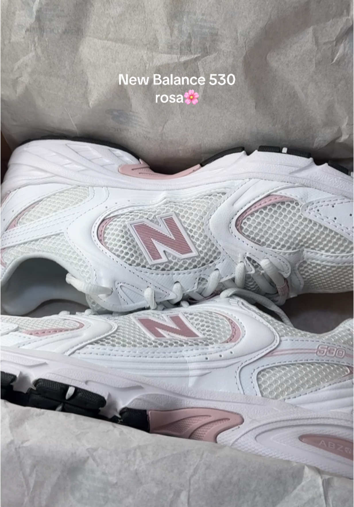 Le scarpe estive perfette😭 #newbalance530 #newbalance530pink #shoesunboxing #unbox #haul #summershoes @coolculture.it 
