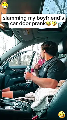 😂😂#scare #prank #scareprank #funny #fail #funnyvideo #foryoupage #fyp #usa #jumpy #couple #trending #funnycouple #funnyboy #jumpscare 