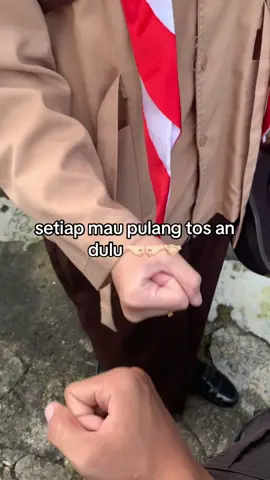 ritual sebelum pulang 😼#4u #foryoupage #seniorhighschool #cacil🐈🐈‍⬛