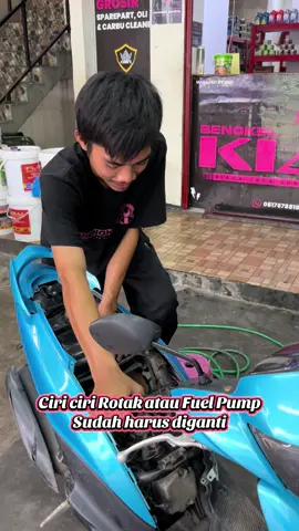 Kalau motormu kasusnya sama kayak gini, langsung bawa aja ke Bengkel Kia okeh.. Bengkel Kia-Cikeas, Jl. Letda Nasir (samping kampus IPWIJA) Google Map - Bengkel Kia Cikeas Bengkel Kia-Ciangsana, Jl. Raya Ciangsana No.16 (Google Map - Bengkel Kia Ciangsana) #bengkelkia  #bengkelmotormatic #bengkelkiacikeas #perawatanmotormatic #bengkelciangsana #perawatanmotor #servicemotor #fuelpumpmioj #tuneupmotor #bengkelmotorrekomendasi  