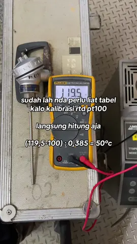 Apa itu RTD  RTD (Resistance Temperature Detector) Pt100 adalah jenis sensor suhu yang menggunakan elemen platinum untuk mengukur suhu. Elemen ini memiliki resistansi 100 ohm pada suhu 0°C. Perubahan resistansi RTD per satu derajat Celsius, yang dikenal sebagai koefisien suhu resistansi (TCR), tergantung pada material RTD yang digunakan. Untuk RTD platinum standar, seperti Pt100, TCR biasanya sekitar 0,385 ohm per derajat Celsius. Ini berarti bahwa resistansi RTD akan meningkat sebesar 0,385 ohm untuk setiap kenaikan suhu 1 derajat Celsius.  copy kh bro #tekniklistrik⚡ #fyp #tekniklistrik #electrikal #electricaltechnician #fyourpage #elektrik #electrician #teknisilistrik #kulitambang #instrument #teknikinstrumentasi 
