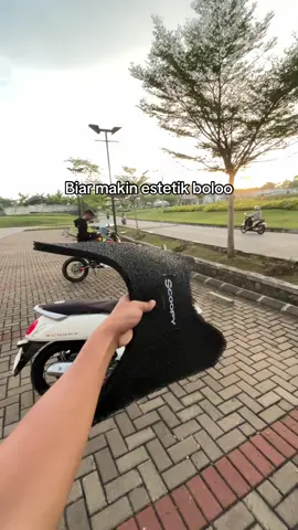 Kalo gak pake karpet ini pake karpet masjid aja🤣 #karpetscoopy #scoopy #scoopymodifikasi #scoopyindonesia 