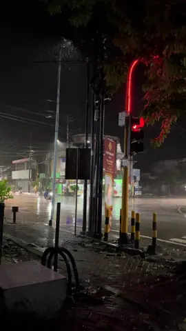 Purwodadi dengan vibes hujannya🥶💦 #lavora #nresnani #purwodadi #purwodadi24jam #purwodadigrobogan #groboganbersemi 