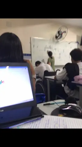 aqui é ddr🤪  #fyyyyyyyyyyyyyyyy #foryoupage #escola #explore #livephoto 