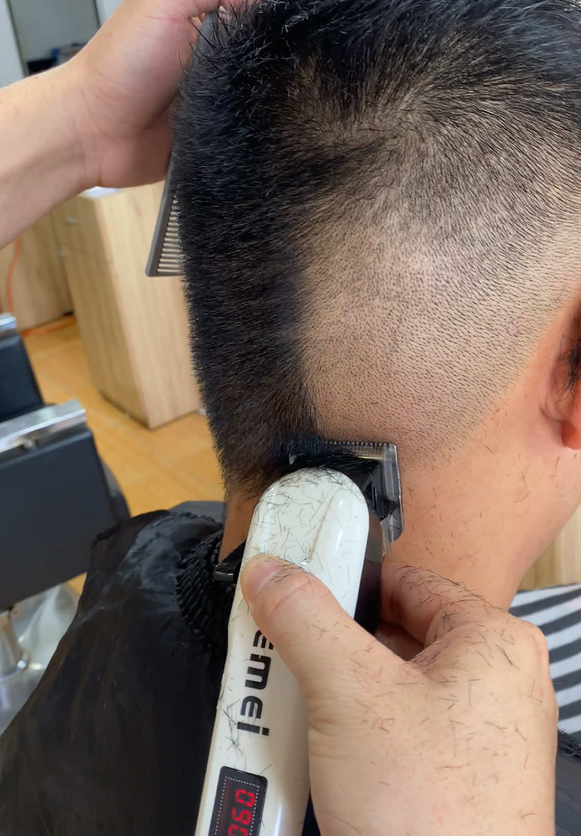 Tông đơ cắt tóc nam giá rẻ #tongdocattoc #barbershop #cattocnam #cattoc #tongdocattocchobe #tongdocattocgiadinh #tongdotialongchomeo #xuhuongtiktok #viralvideo 