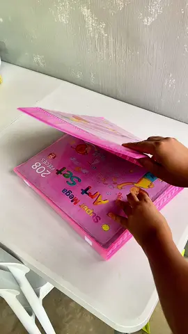 Worth it mas nakatipid ako sa set na to #coloringset #crayons #supermegaartset208pcs 