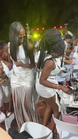 Toujours la même énergie 😅⚡️⚡️⚡️ #BMARTINI #Episode2 #novotelabidjan #toutlemonde #pourtoi #abidjan225🇨🇮 #AllWhite #cotedivoire🇨🇮 #martinisparkling #bmartini225 