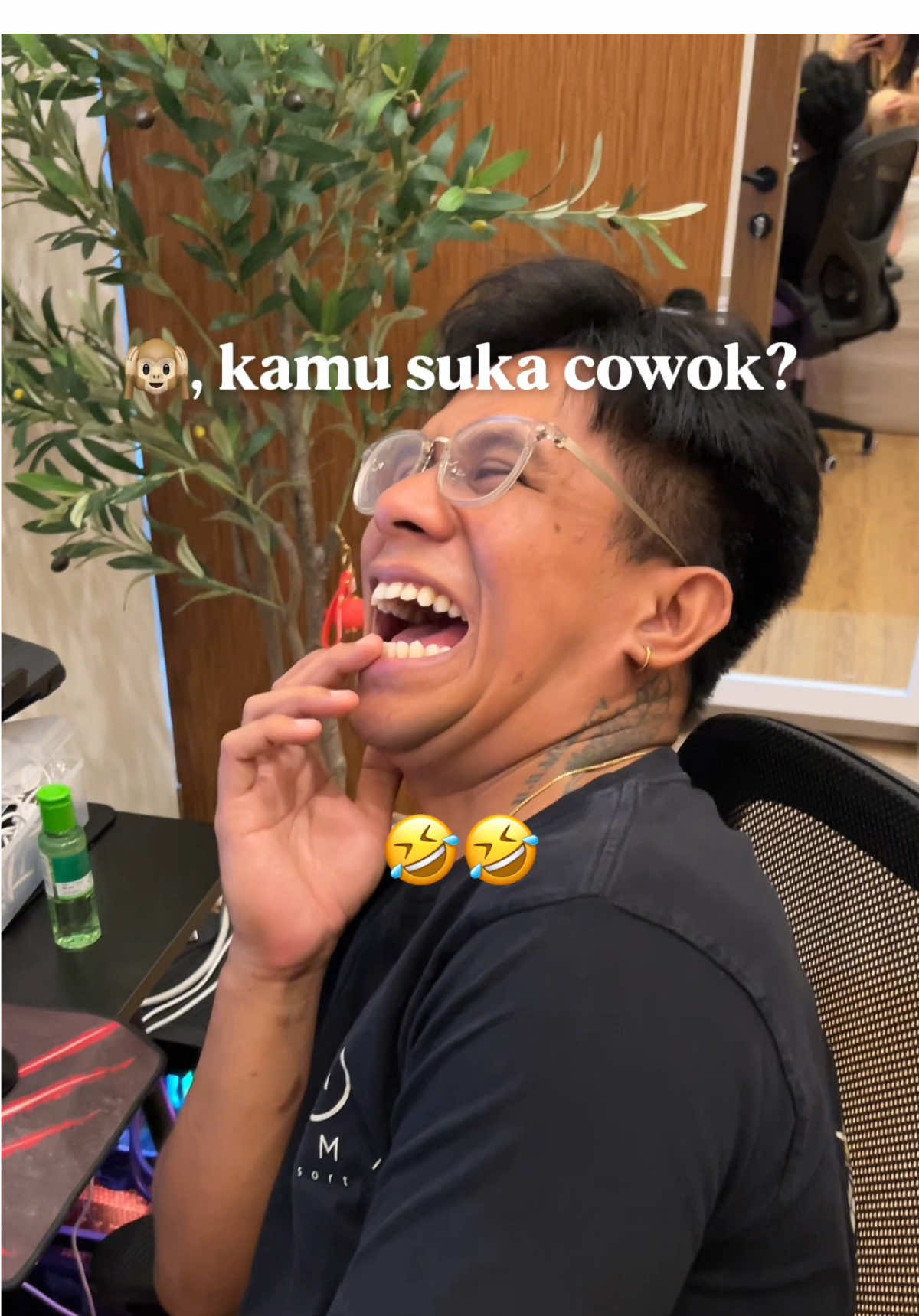 Ternyataaaa selama ini….😱😂  ib: bule di explore😅 #pasangancouple @Kellycourtneyy🇮🇩 @Diegotaka 