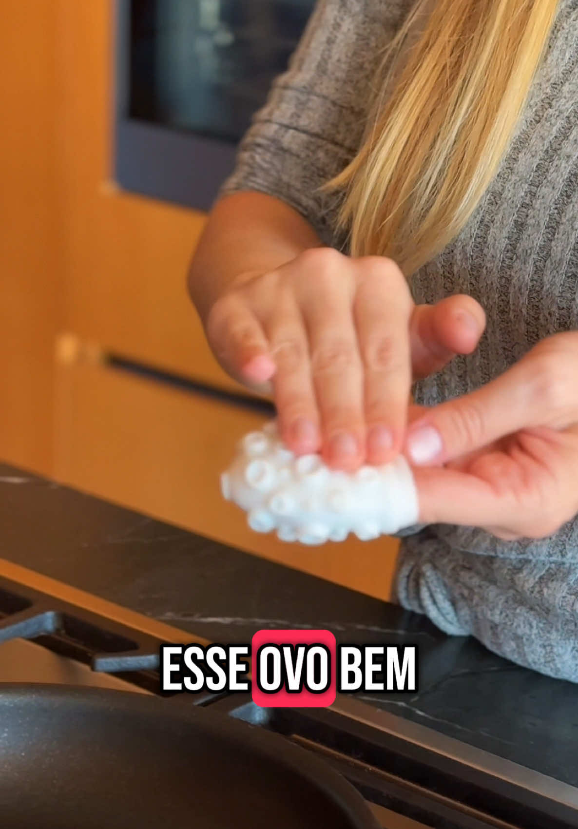 Esquece o pão com ovo… hoje o café da manhã tem um Egg bemmm diferente!!  Surpreenda ele logo cedo com essa delícia que não vai na frigideira, mas deixa o dia quentíssimo 🔥 E ó: hoje às 20h tem Live pra te ensinar umas receitas bem mais… excitantes! Pra te preparar pro dia dos namorados e com ofertas incríveis do vagishop em todos produtos demonstrados!  Vem aprender como deixar o café, o almoço e a sobremesa inesquecíveis!  Link na bio! Gratuito! 