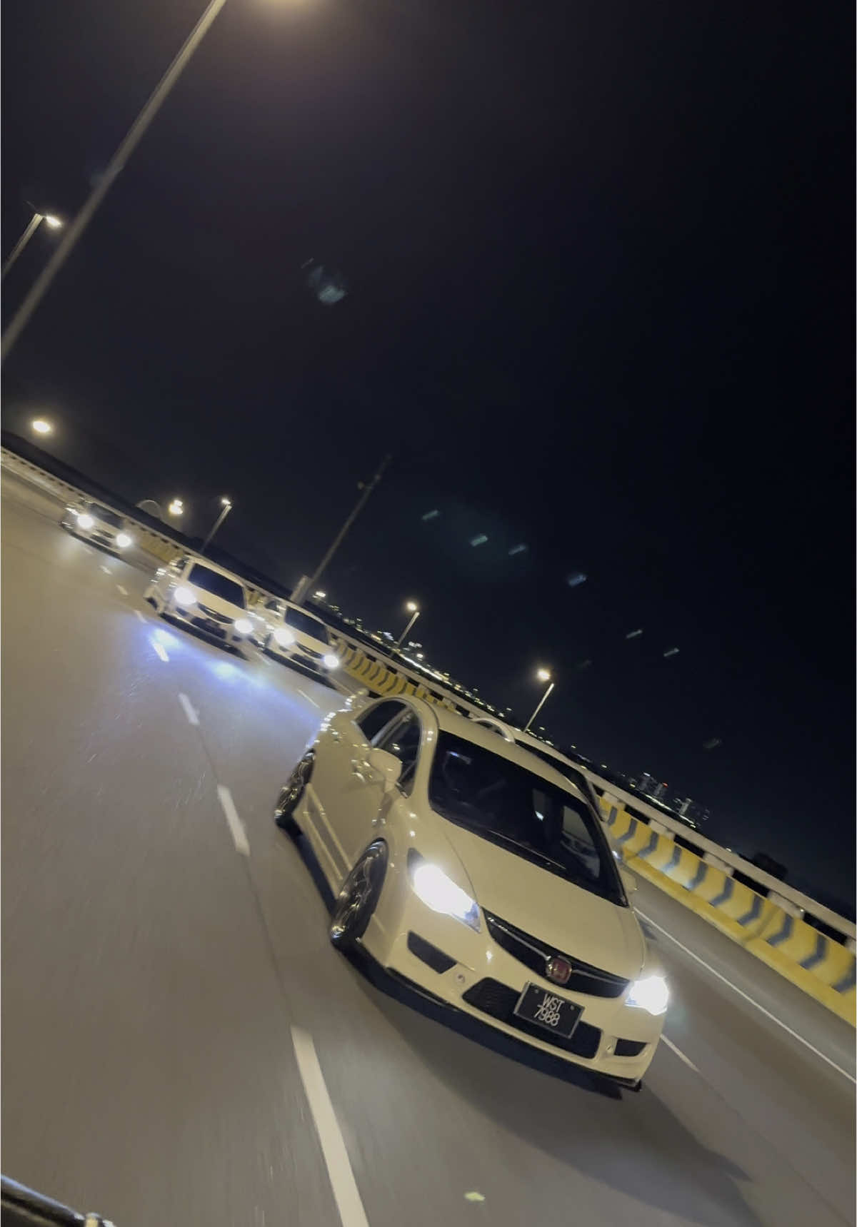 Putih juara mintak laluan 🇯🇵 #mal26store #fd2r #fd2rmalaysia #fd2typer #fd #typer #hondacivic 