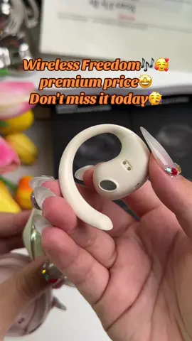 👍👍⏰This headset is worth recommending!😍😍💕#earbuds #earbudsviral #tiktokshopcybermonday #earbudswireless #blackfriday #blackfridaysales #headphone #headphonechallenge #wirelessearbuds #headphones #tiktokshopmademebuyit #earbudstiktokshop #fyp#headphonesrecommended #miniso #🎶🎵🎼 #coolheadphones 