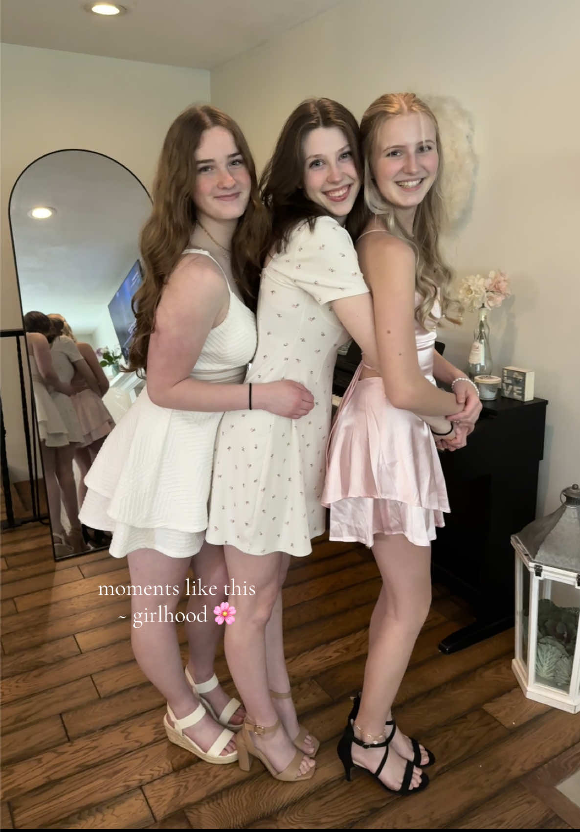I love my girls 💗  got all dressed up and went to Olive Garden 🫶 #girlhood #mygirls #corememories #bffgoals #aestheticvideos  #highschool #friendship  #BestFriends #dressedup #dresses 