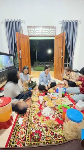 a bunch of weirdos #fyp #like #trendingtiktok #fypp #fypシ゚viral #masukberandafyp #masyaallahtabarakkallah #perkumpulan #kumpulanvideolucu #kumpulbarengtemen 