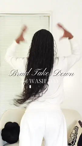 Taking out braids, washing and straightening your hair in a few hours while in your 3rd trimester is not for the weak 😫