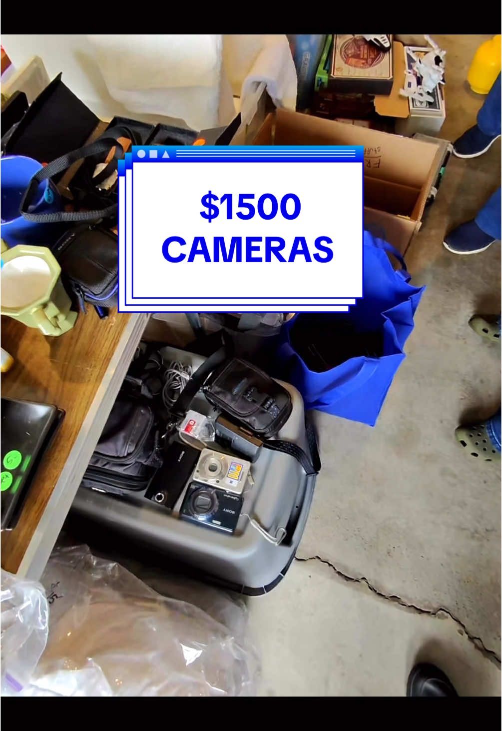 Craziest camera haul from one yard sale I’ve ever found 📸 😳 #digitalcamera #yardsale #silenthill #garagesale #powershot 