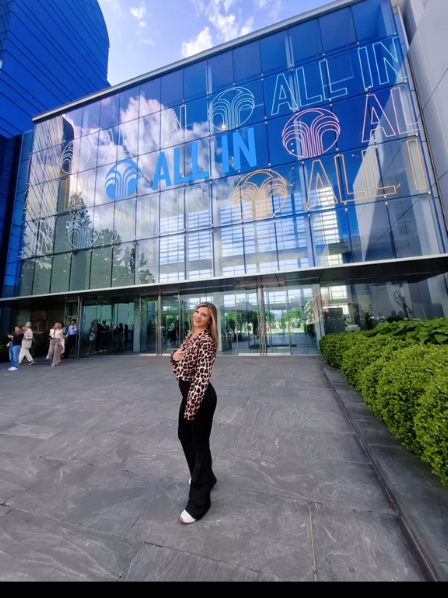 jak wygląda Twoja praca? tak wygląda część mojej 😍 dzięki współpracy online jestem w siedzibie firmy w Provo z którą współpracuje a to wszystko sponsoruje firma 😍🇺🇲🇺🇲 Bardzo to miłe. Jestem ogromne wdzięczna i w szoku trochę o to jak dbają tu o nas. Ty też tak możesz. zostaw komentarz CHCE a pokaże Ci jak zacząć.  #worksmart #mamanatiktoku #praca #worklife #zarabianiewinternecie #kobiecybiznes #pracazdalna #polskadziewczyna #wycieczka  #sukces 