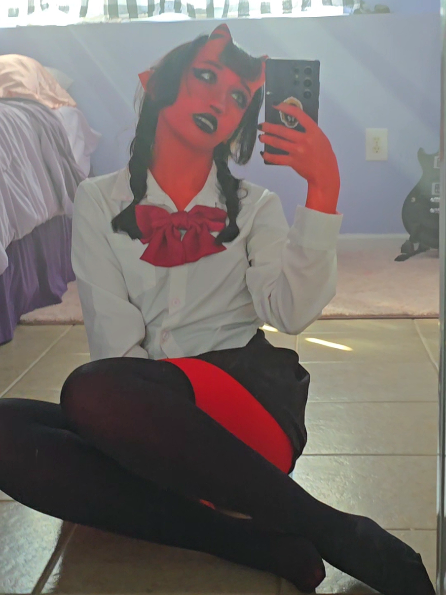 How evil when cute, hm? #fypシ #meruthesuccubus #meruthesuccubuscosplay #demoncosplay #cosplaygirl #gothgirl 