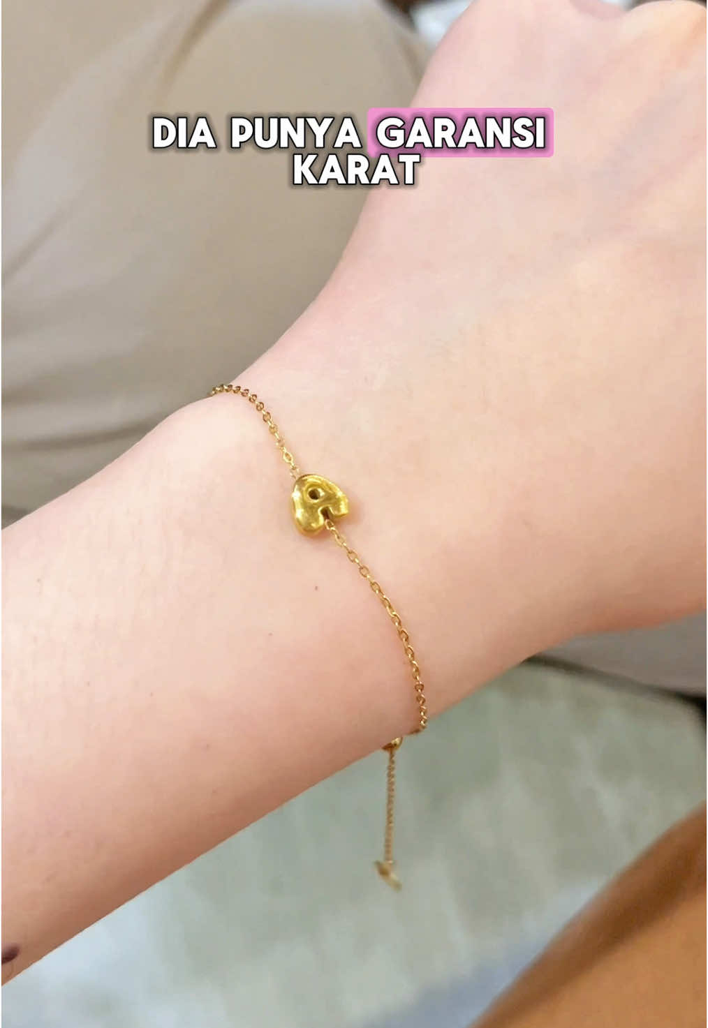 Gemess kann 💓🥹 #initialbracelet #gelangserut #gelangtitanium #gelangantikarat #gelanghuruf 