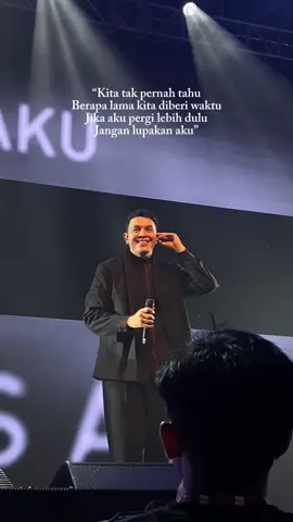 what a beautiful reminder (Song: Monokrom by TULUS)  #monokrom #tulus #konsertulus #fyp #tursamasama