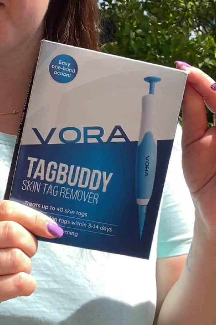 Unbezahlte Werbung, Part 2 ✨ Before & After! Painless & effective mole removal 😍 One of the moles was in a spot I kept snagging it 😩 Thanks to the Vora  TagBuddy Skin Tag Remover device – problem solved! 🔹 Small mole: gone in 4 days 🔹 Bigger one: gone in 11 days I’m sooo happy with the results 💯 Now there’s just a pink spot left – it’ll fade over time 🩷 ### Teil 2✨ Vorher & Nachher! Schmerzfrei & effektiv Muttermale entfernt 😍 Eins war direkt an einer Stelle, wo ich ständig hängen blieb 😩 Dank dem Gerät von Vora TagBuddy Skin Tag Remover – Problem gelöst! 🔹 Kleines Muttermal: weg in 4 Tagen 🔹 Größeres: weg in 11 Tagen Bin sooo happy mit dem Ergebnis 💯 Jetzt ist nur noch ein rosa Fleck da – der wird noch heller 🩷 #VORA #TagBuddy #SkinTagRemover #Hautpflege #BeautyRoutine #TikTokReview #moleremoval #beforeafter #skincaretips #beautyhacks #voraresults #beautydevice #glowingskin #selfcaretools #tiktokskincare #muttermalentfernung #vorhernachher #beautytipp #skincaredeutschland #hauttipp #voraerfahrung #beautytools #selbstpflege #muttermalweg #TikTokBeauty